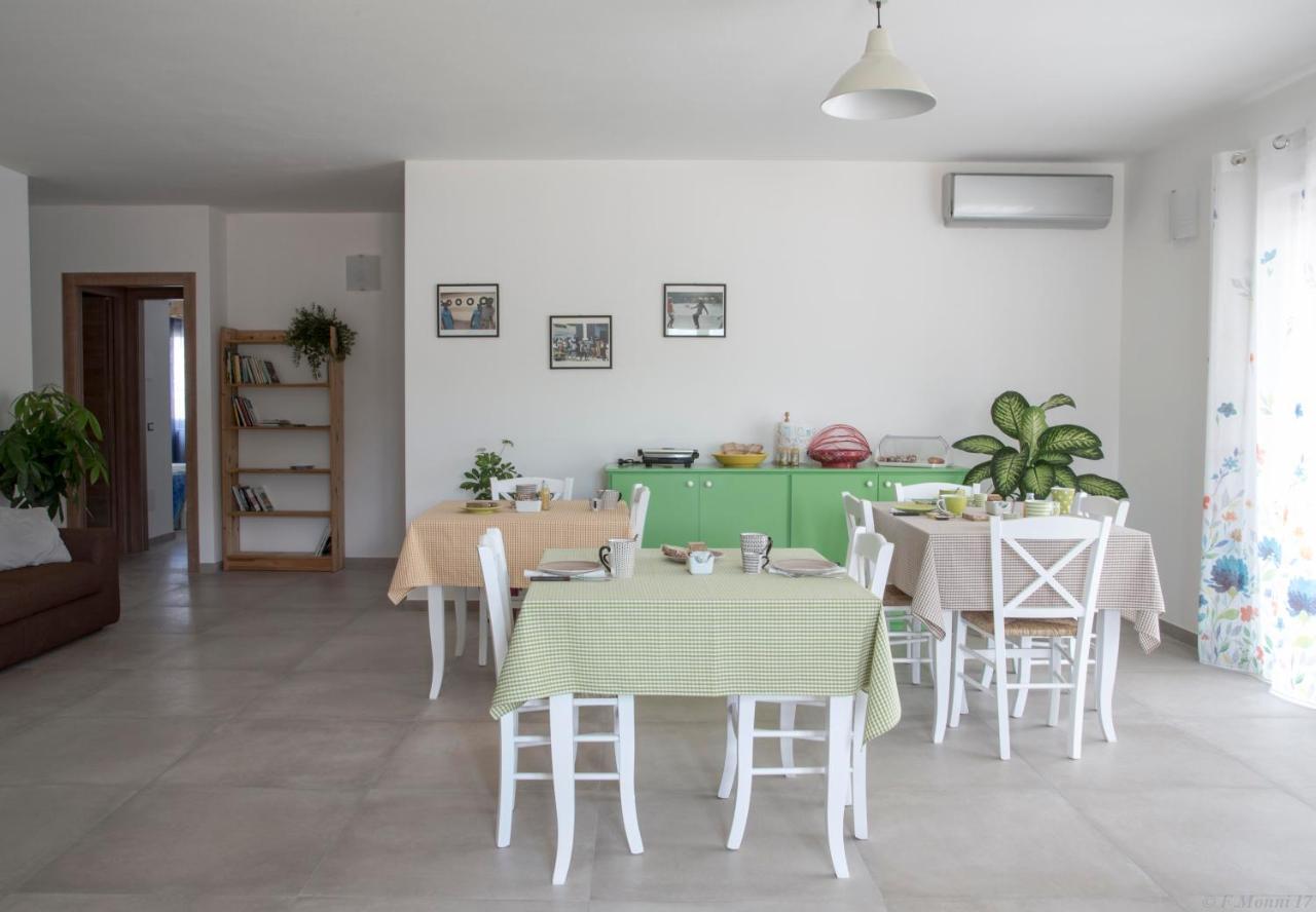 B&B Agata E Gli Altri Tortolì Екстериор снимка