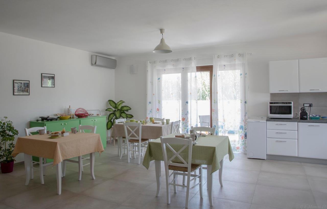 B&B Agata E Gli Altri Tortolì Екстериор снимка